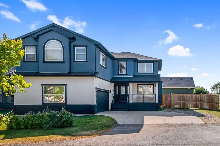 80 Canoe Square SW  Airdrie AB T4B 2N6 photo