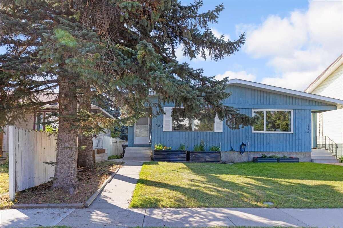 Property Photo:  123 7 Avenue SW  AB T1V 1A2 