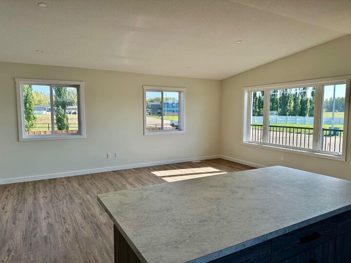 Property Photo:  1228 5 Avenue SW  AB T0G 2A4 