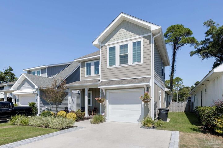 Property Photo: 1308 E Cross St FL 32503