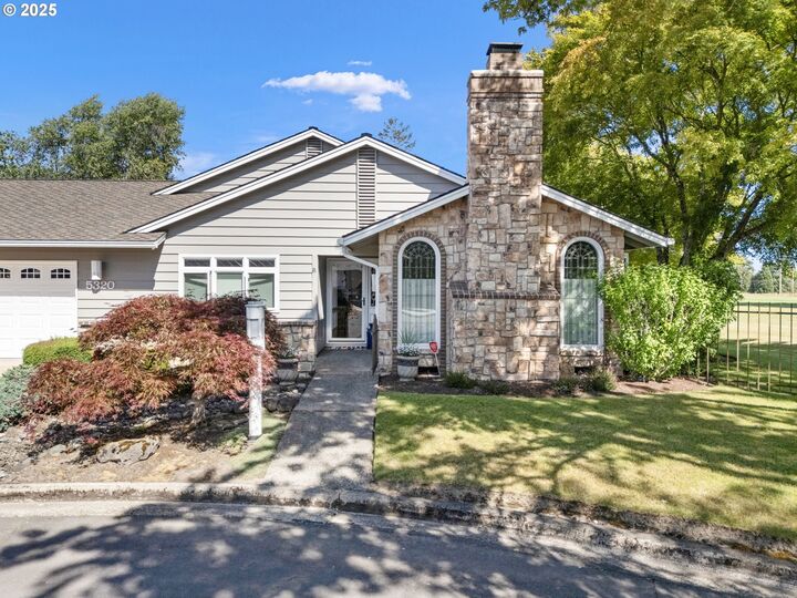 Property Photo: 5320 NW Edgebrook Pl OR 97229
