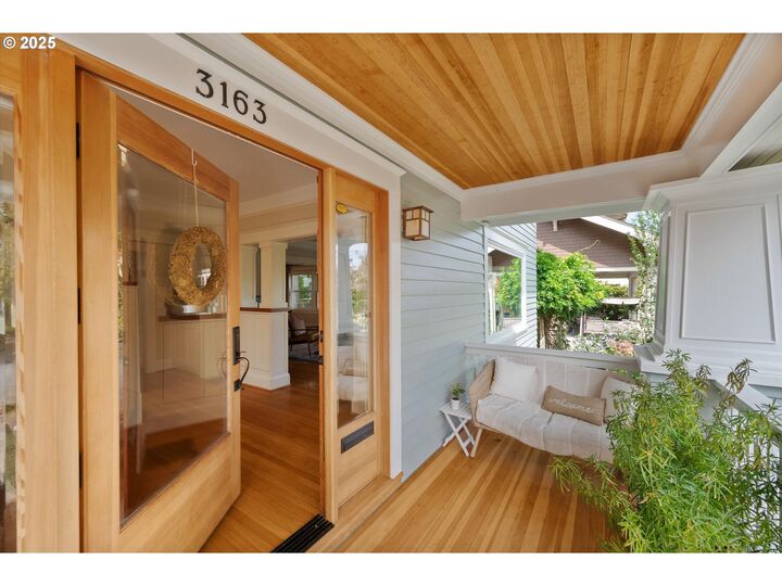 Property Photo:  3163 NE Regents Dr  OR 97212 