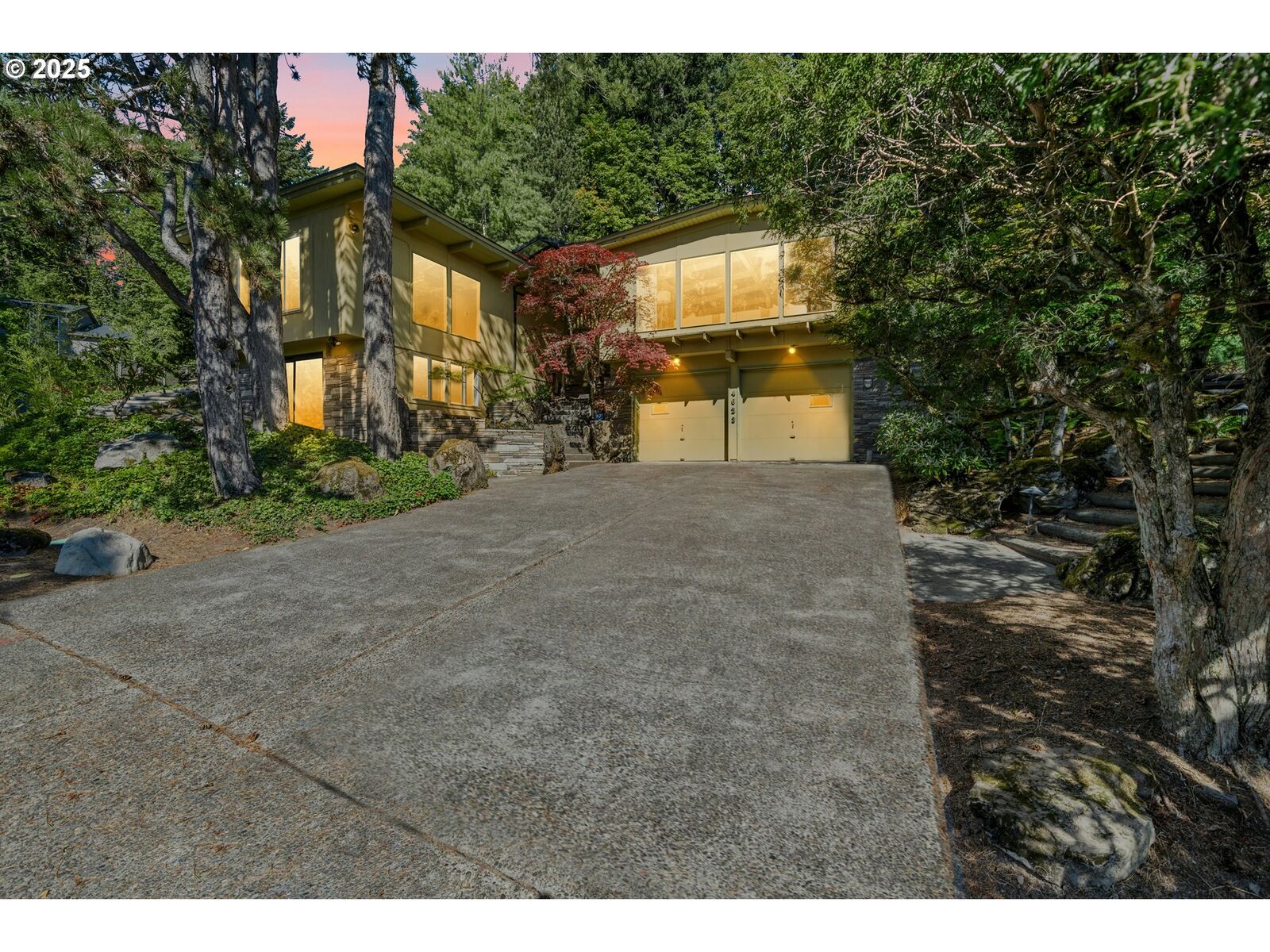 Property Photo: 4623 NW Seblar Ter OR 97210