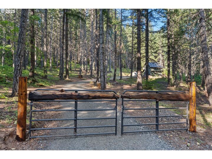 Property Photo: 25 Chuckwagon Rd WA 98602