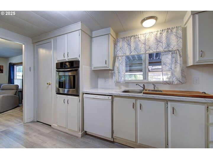 Property Photo: 5404 NE 121st Ave 59 WA 98682