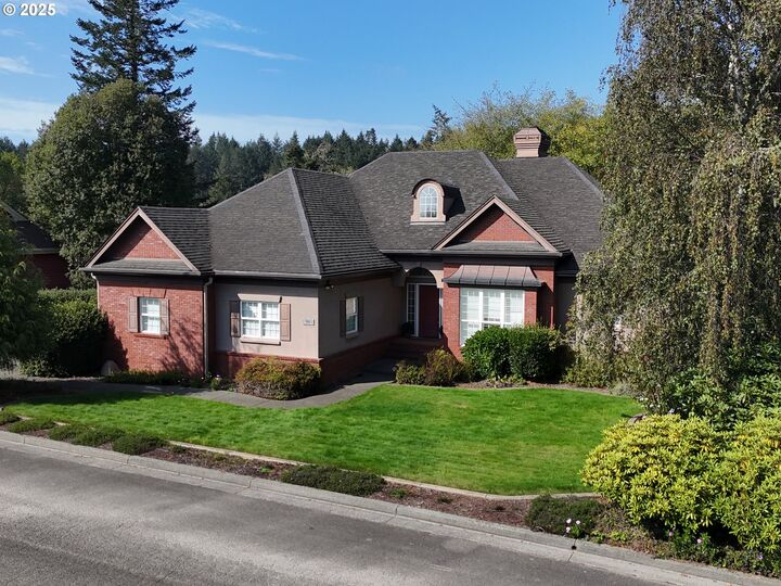 Property Photo:  980 Brooke Ln  OR 97415 
