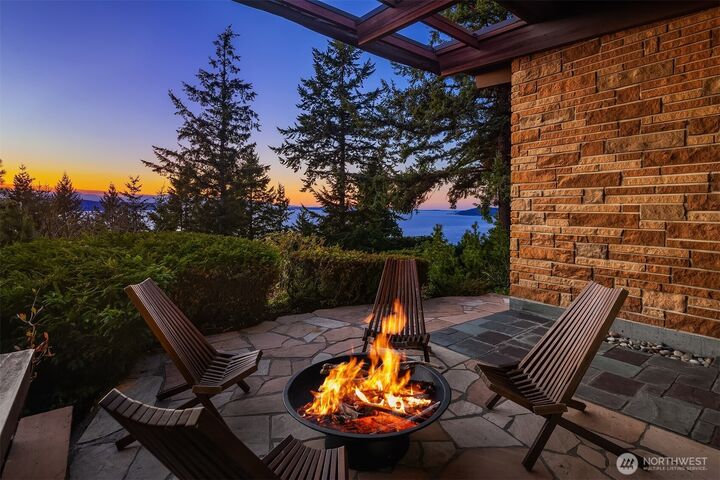 Property Photo: 16747 32nd Avenue SW WA 98166