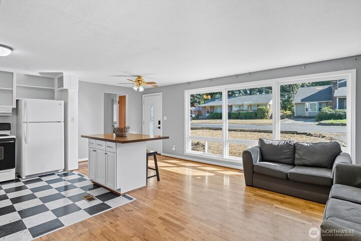 Property Photo:  1492 SW Kelly Avenue  WA 98532 