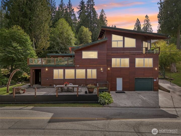 Property Photo:  961 W Lake Samish Drive  WA 98229 