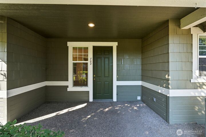 Property Photo: 702 SE Creekside Drive WA 99324