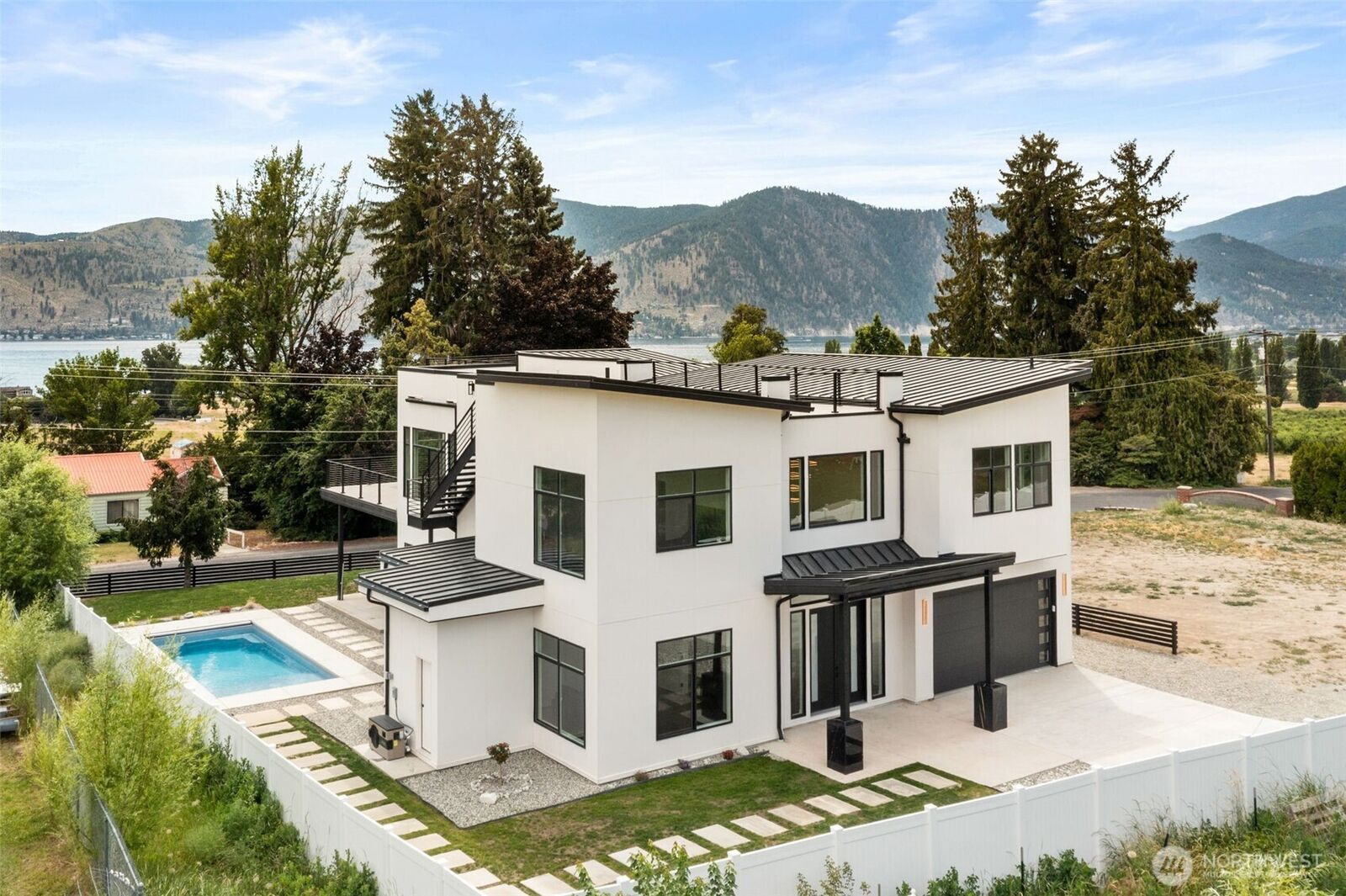 Property Photo:  83  Summerset Blvd  WA 98831 