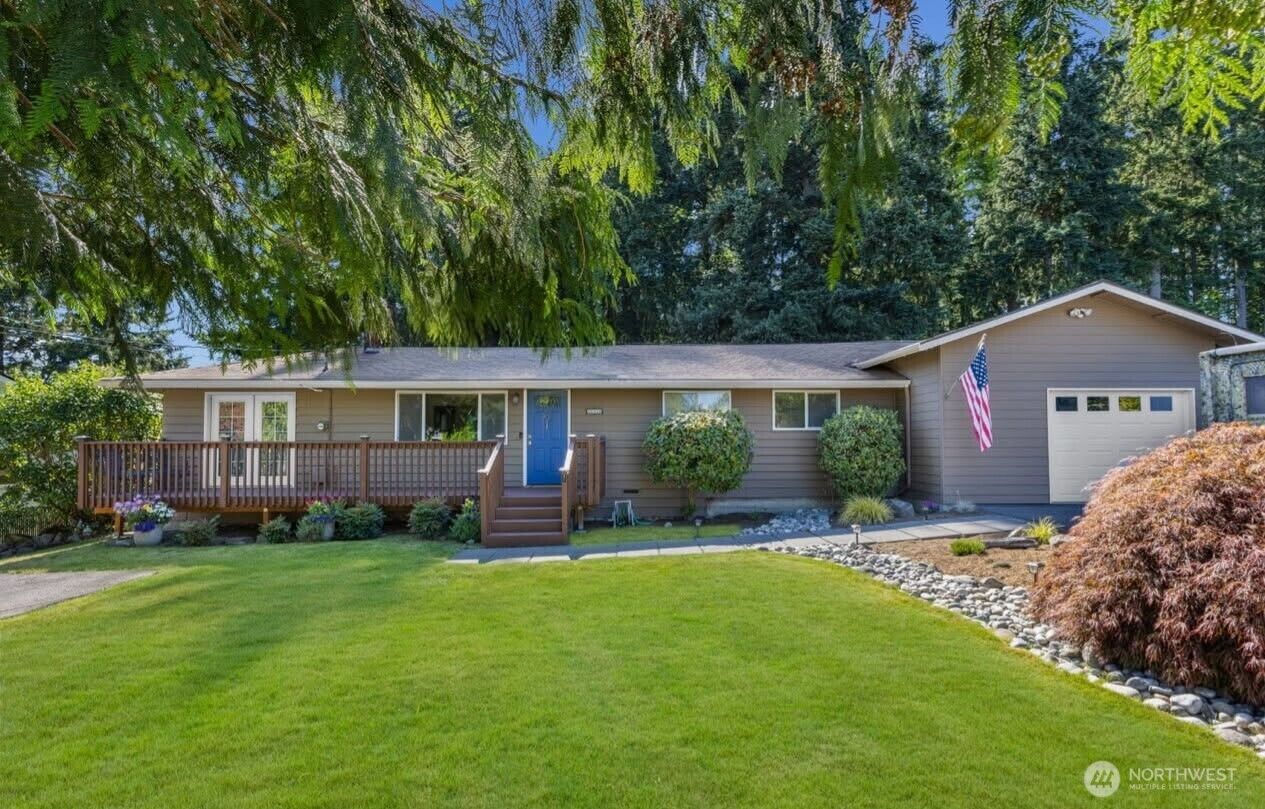 Property Photo:  23318  3rd Place W  WA 98021