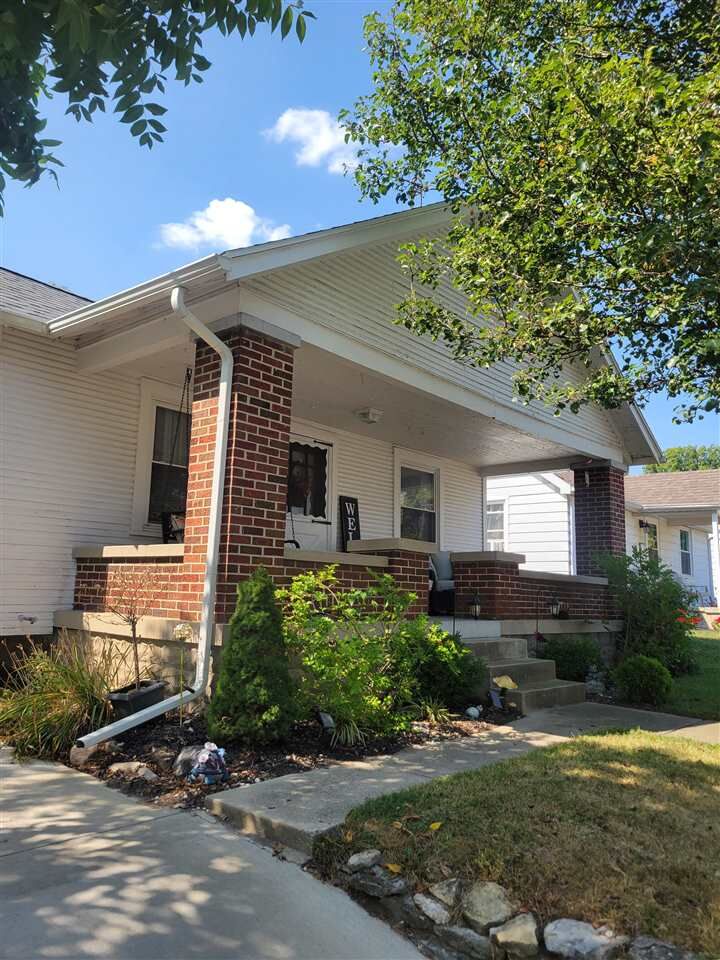 Property Photo:  1410 Ridge Street  IN 47374 