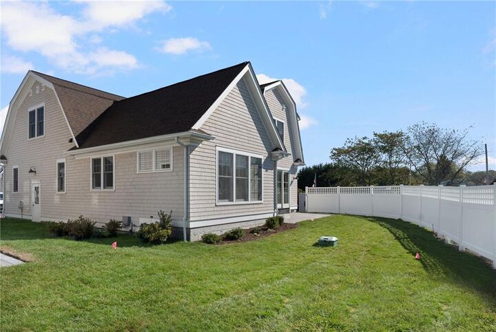 Property Photo:  4 Lookout Lane  RI 02871