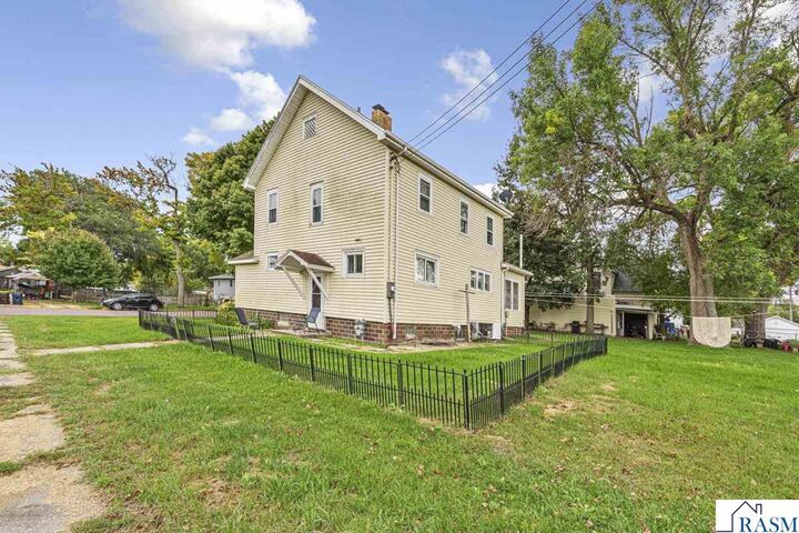 Property Photo:  211 N Park Street  MN 56068 