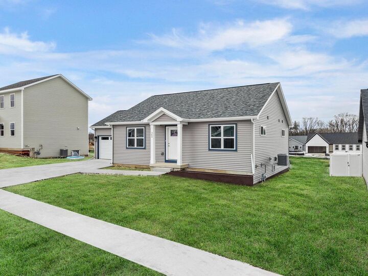 Property Photo: 342 Wild Rose Way 47 WI 53589