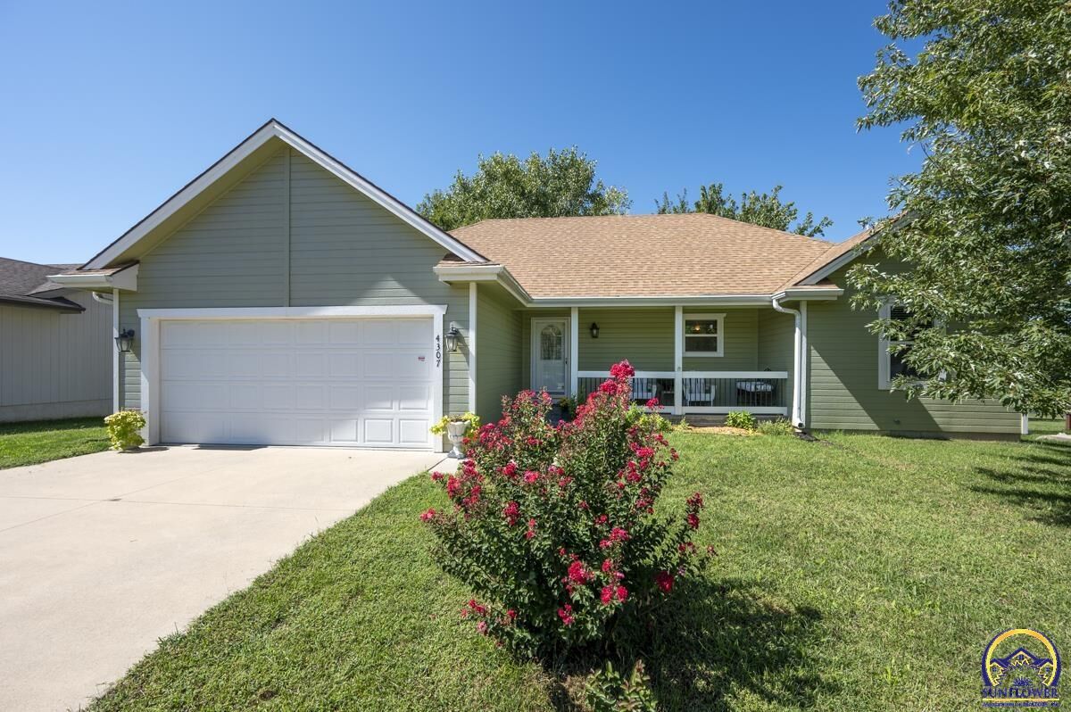 Property Photo:  4307 SE Horseshoe Bend Dr  KS 66609 