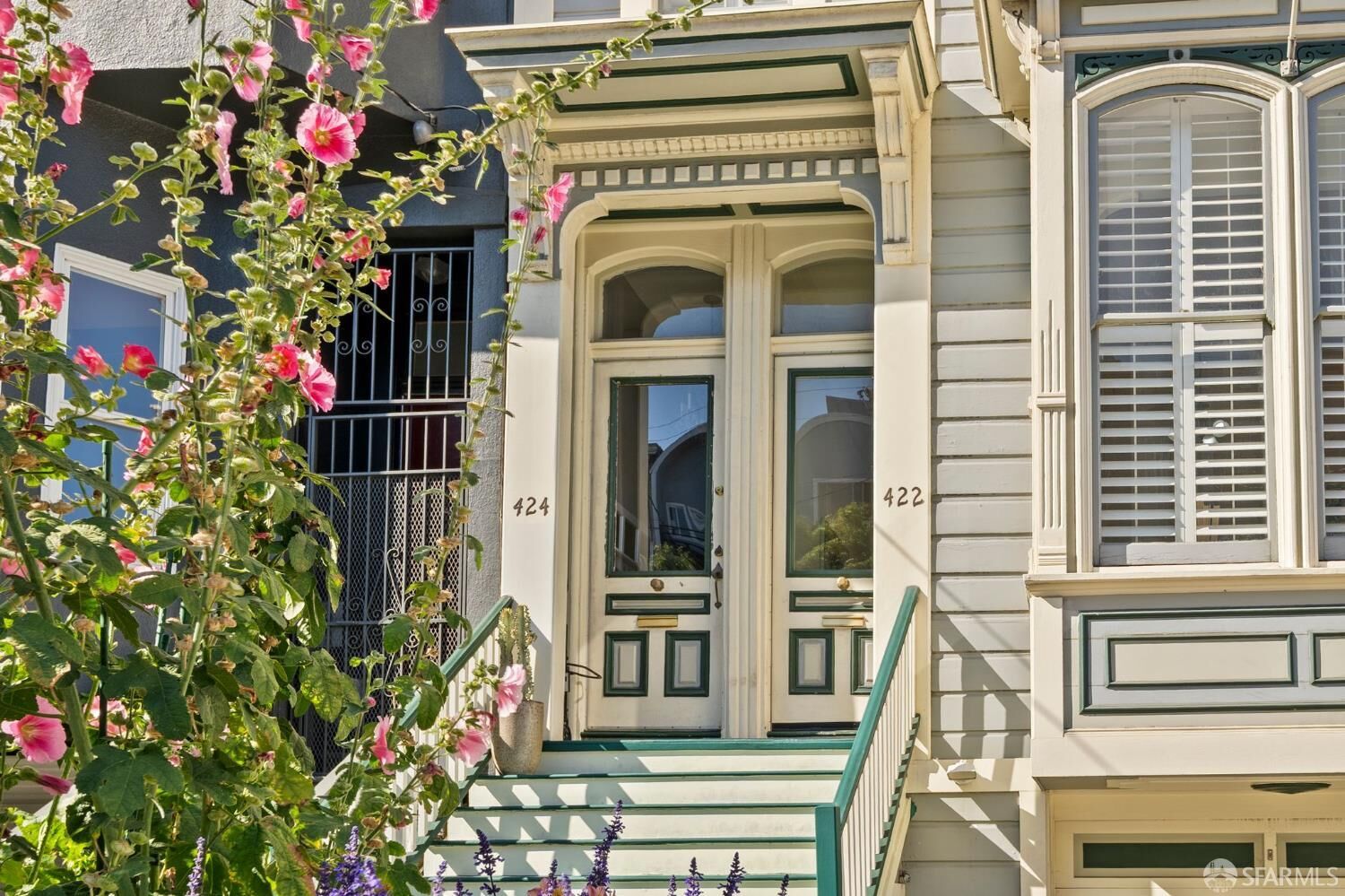 Property Photo:  422 Waller Street  CA 94117 