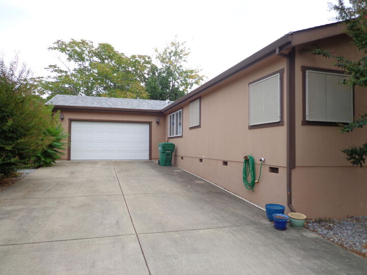Property Photo: 3304 Shasta Dam Boulevard CA 96019