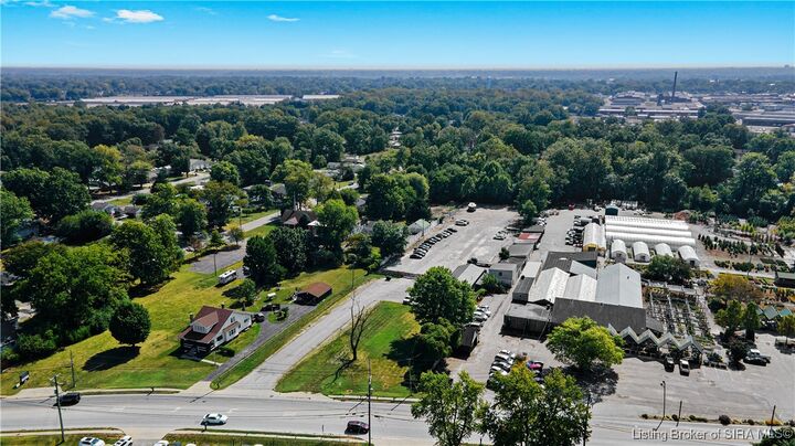 Property Photo: 2112 Hamburg Pike IN 47130