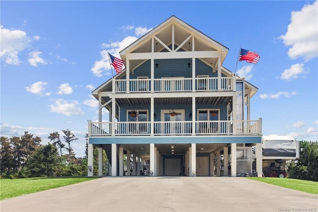 Property Photo:  1258 S Perkins Ferry Road S  LA 70611 