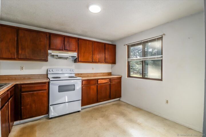 Property Photo:  7 Padanaram Road D98  CT 06811 