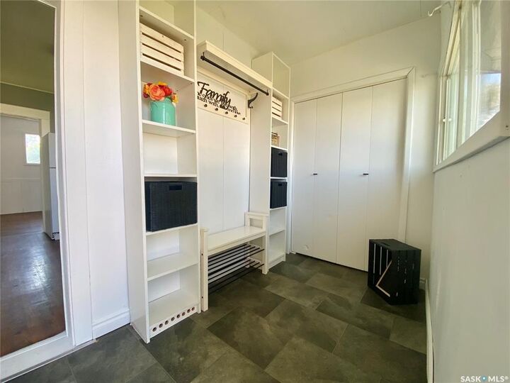Property Photo:  822 4th Avenue  SK S0A 3J0 