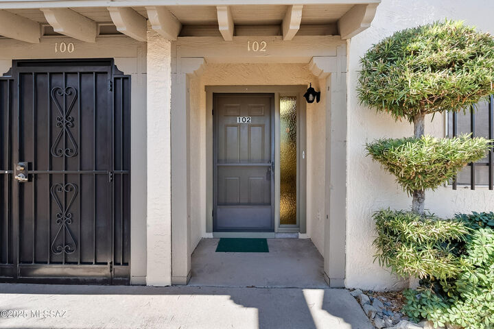 Property Photo:  102 Cll Del Tiempo  AZ 85614 