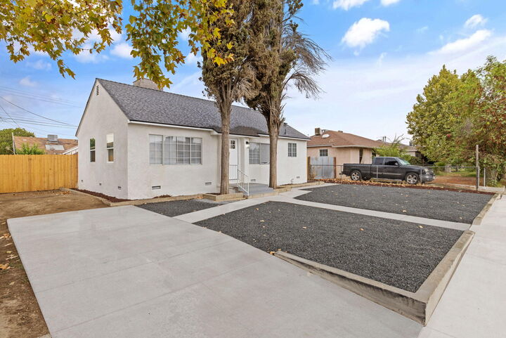 324 Donna Avenue  Bakersfield CA 93304 photo