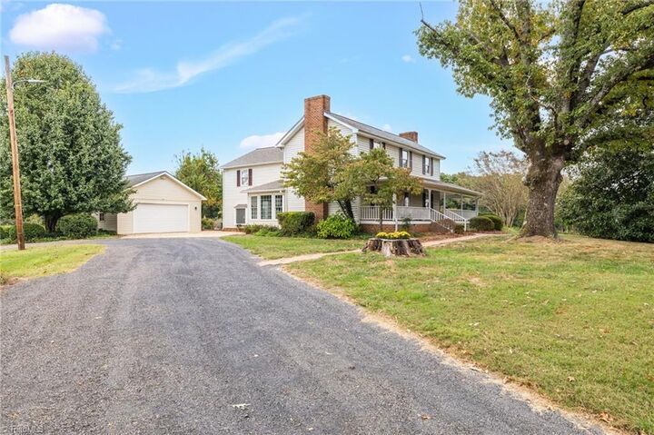 Property Photo: 2190 Lindsey Bridge Road NC 27025