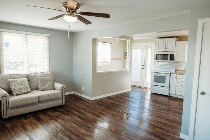 Property Photo:  1424 SW 4th Ave  SD 57401 