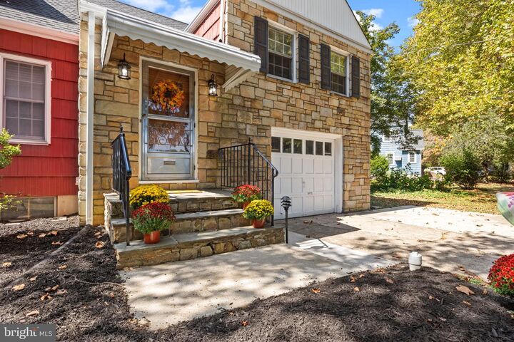 Property Photo: 603 Jefferson Avenue PA 19067