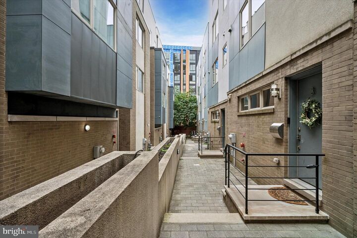 Property Photo:  927 N Front Street 3  PA 19123 