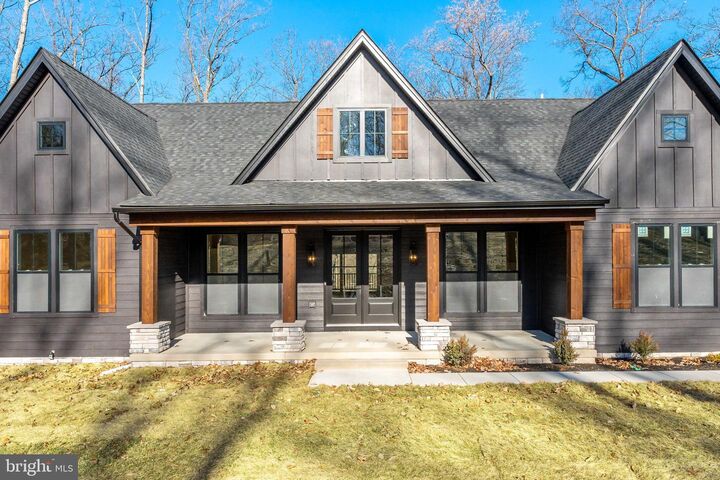 Property Photo:  10 Mistletoe Lane  WV 25443 