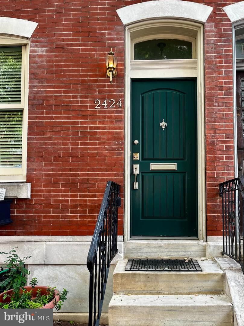 Property Photo:  2424 Lombard Street  PA 19146 