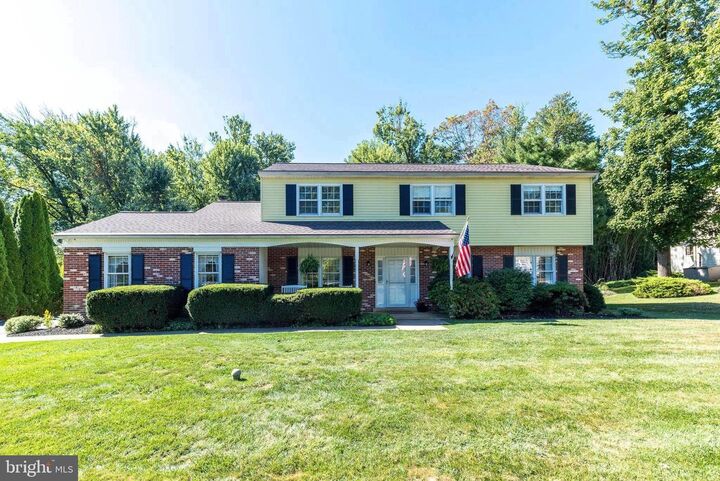 Property Photo:  1208 Dickinson Drive  PA 19067 