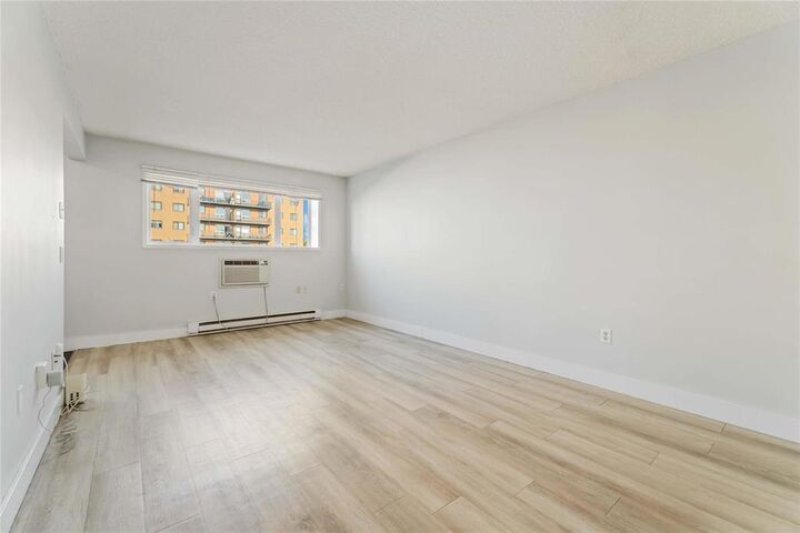 Property Photo:  1056 Grant Avenue  MB R3M 2A3 