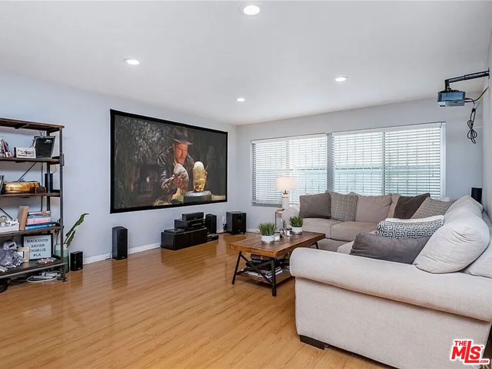 Property Photo:  6771 Springpark Ave  CA 90056 