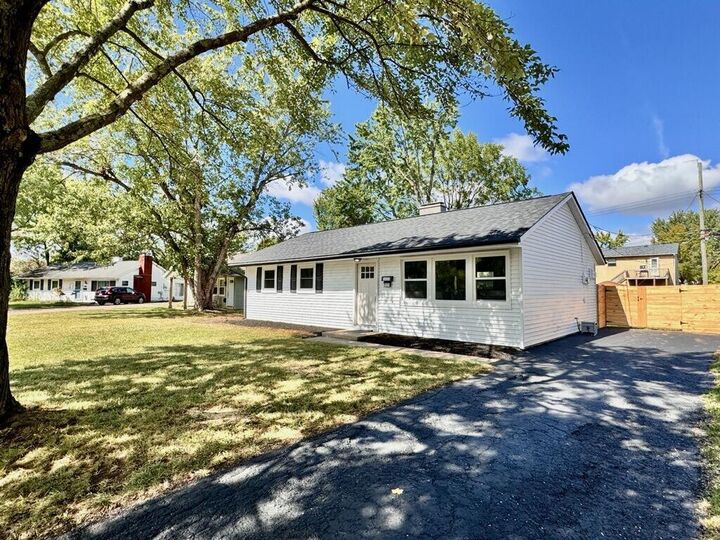 5404 Crescent Drive  Hilliard OH 43026 photo
