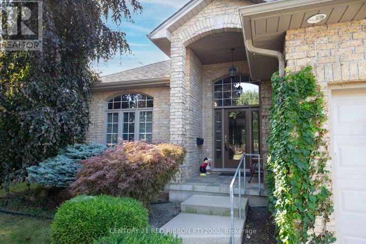 Property Photo:  258 Deruiter Drive  ON N7G 4H8 