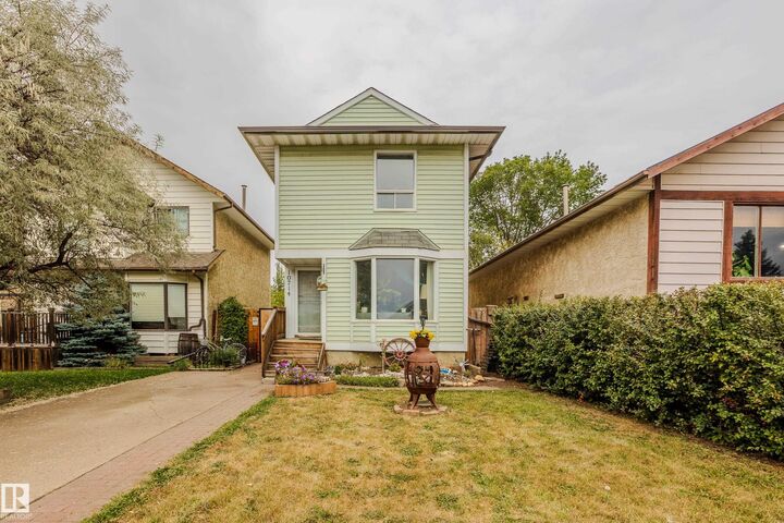 Property Photo:  10714 98 Avenue  AB T8R 1E5 