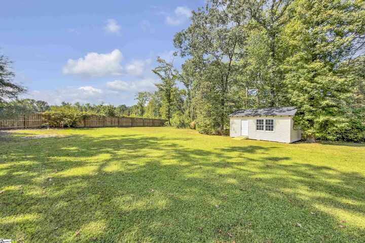 Property Photo:  4 Oak Hollow Court  SC 29607 