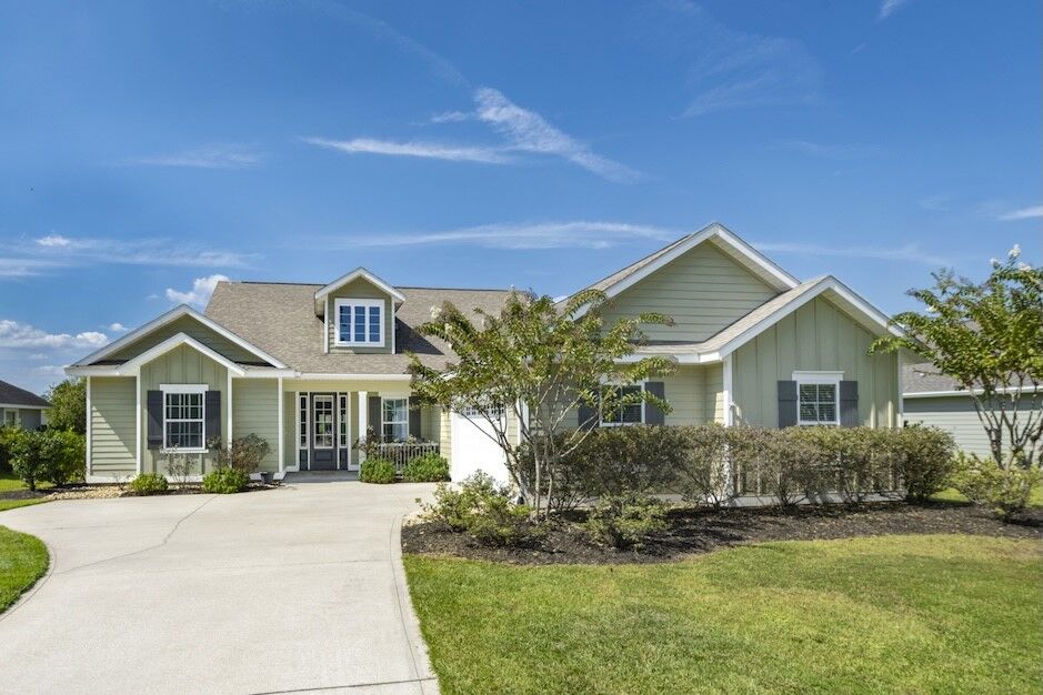 Property Photo: 207 Edgewater Drive GA 31558