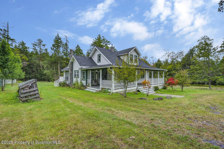 Property Photo:  28 Old White Haven Lane  PA 18661 