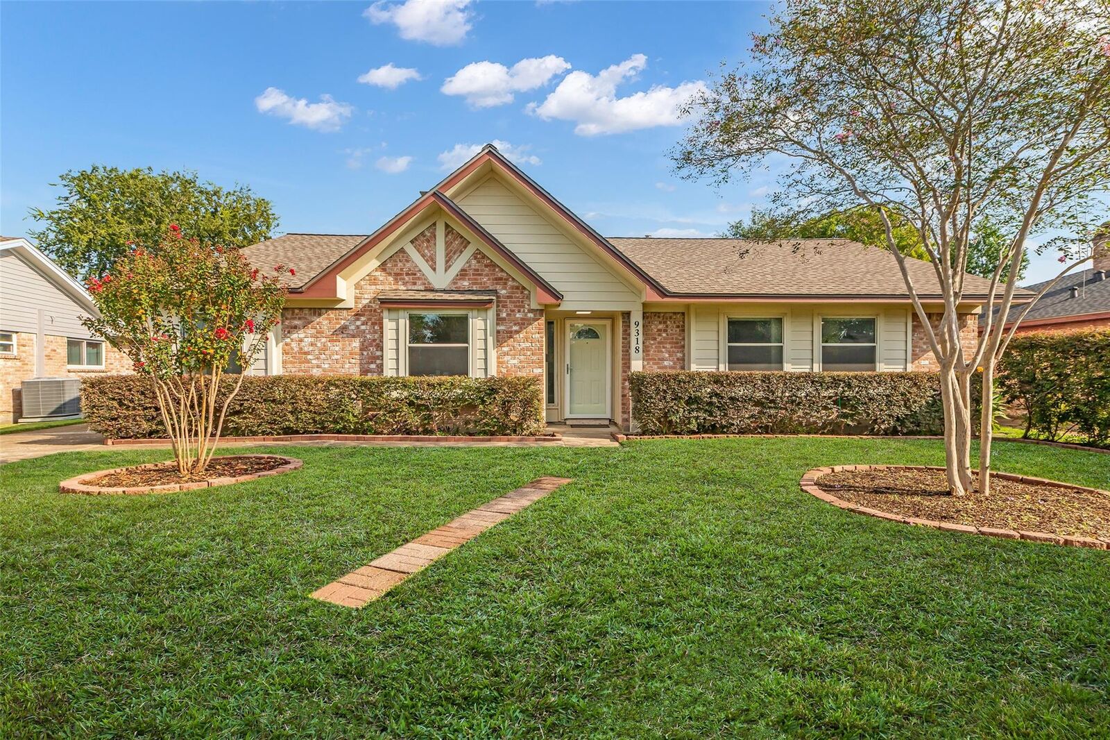 Property Photo:  9318 Twin Hills Drive  TX 77031 
