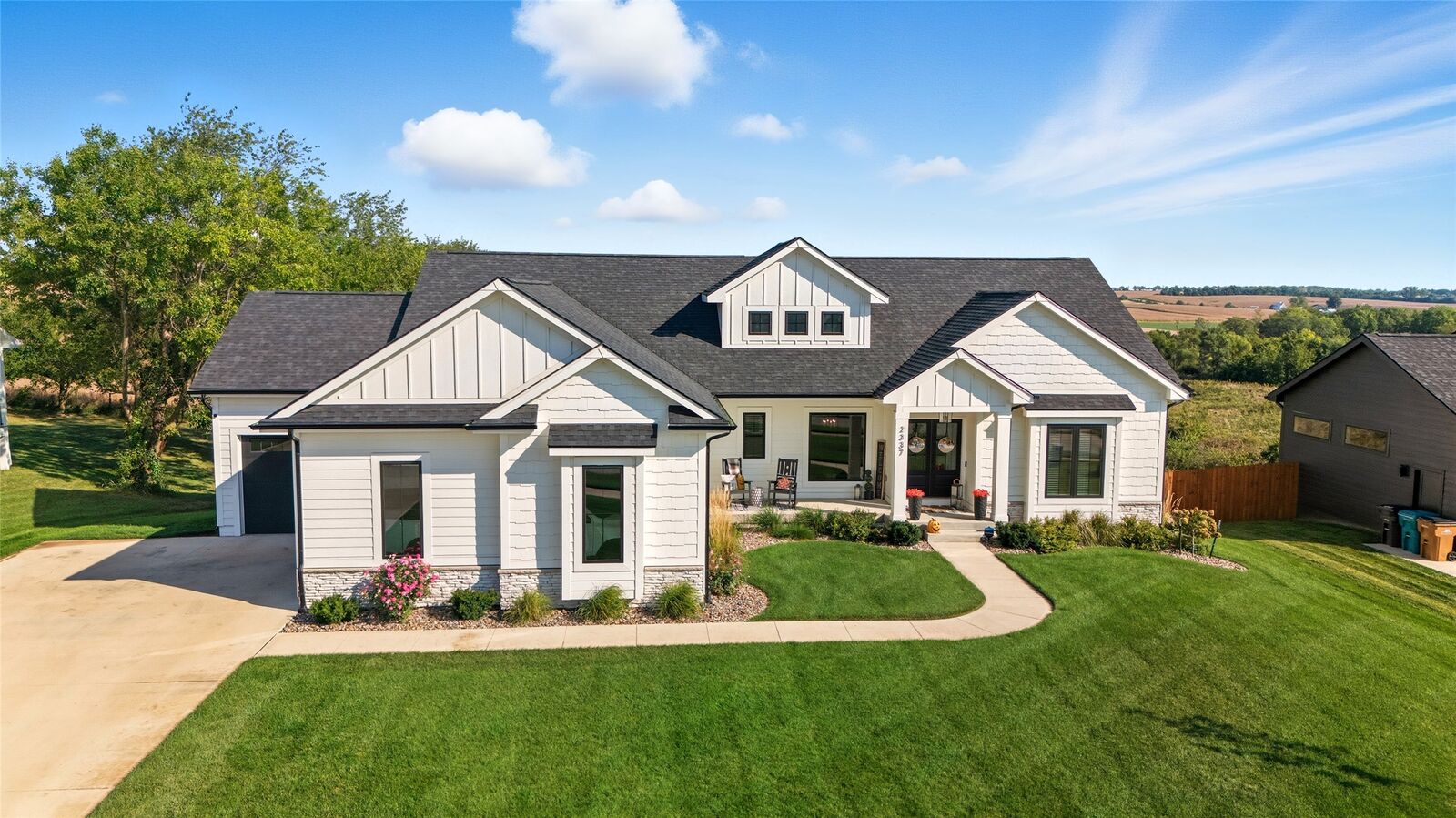 Property Photo:  2337 Green Leaf Circle  IA 50211 