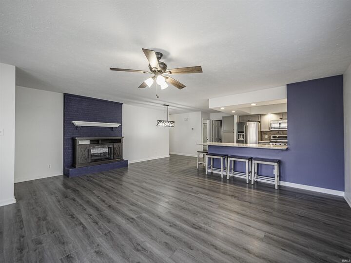 Property Photo:  211 Rosemarie Court  IN 47715-7425 
