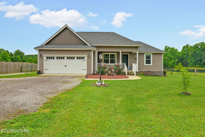 Property Photo:  326 Stanley Hood Rd  TN 38571 