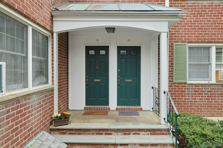 Property Photo:  580 Bedford Road 20  NY 10570 