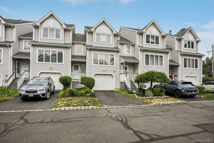 Property Photo:  5 Cygnet Road  NY 10920 